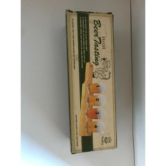 Wembley Deluxe Beer Tasting Set Includes‎ Four Glasses & Serving Board - Picture 1 of 2